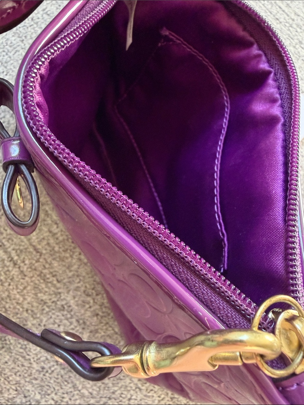 Coach Patent Signature Wristlet in Plum with Gold Heart Charm - Picture 3 of 5